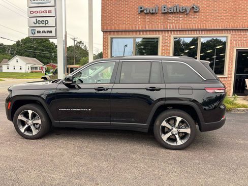 Used 2023 Jeep Grand Cherokee 4WD 4xe w/ Luxury Tech Group II image 3