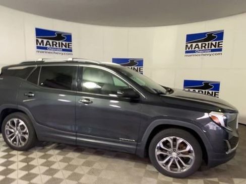 Used 2018 GMC Terrain SLT w/ Preferred Package FWD image 3