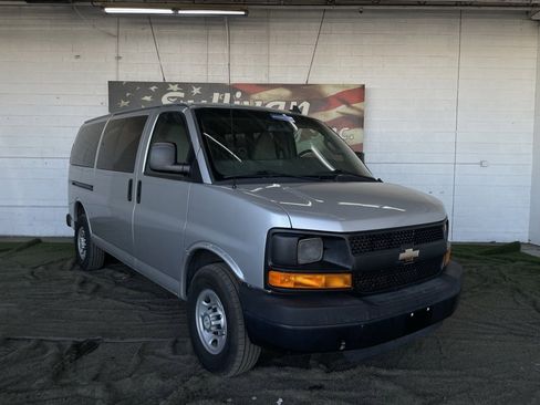 Used 2016 Chevrolet Express 2500 LS image 7