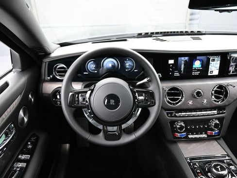 Used 2025 Rolls-Royce Ghost image 19