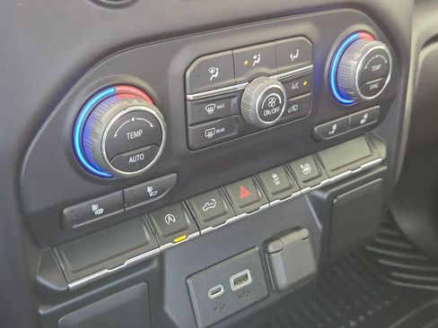 Used 2022 Chevrolet Silverado 1500 LT image 17