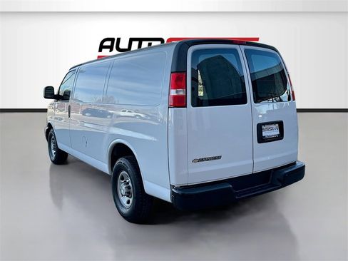 Used 2023 Chevrolet Express 2500 w/ Driver Convenience Package image 5