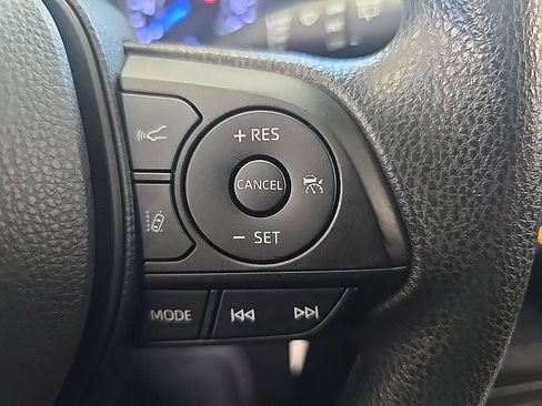 Used 2019 Toyota RAV4 LE AWD/4WD image 19