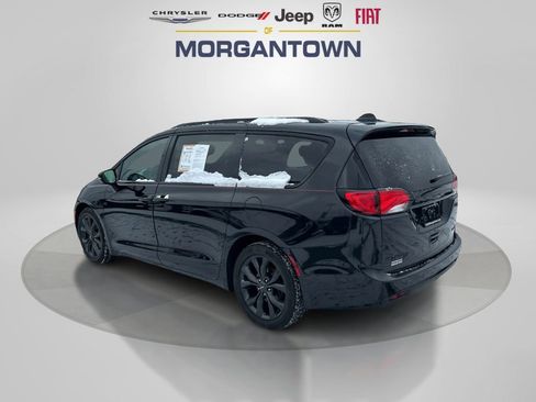 Used 2020 Chrysler Pacifica Limited w/ Quick Order Package 27H Red S image 7