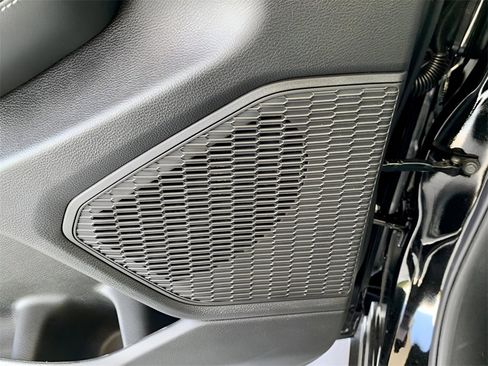 New 2025 Jeep Grand Cherokee Limited w/ Trailer Tow Package image 14