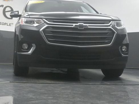 Used 2020 Chevrolet Traverse LT FWD image 3