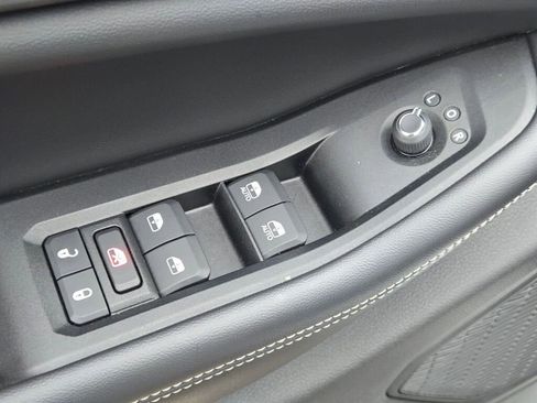 Used 2023 Jeep Grand Cherokee Altitude image 19