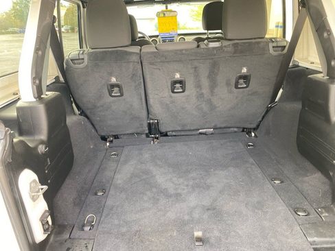 Used 2019 Jeep Wrangler Unlimited Sport S image 21