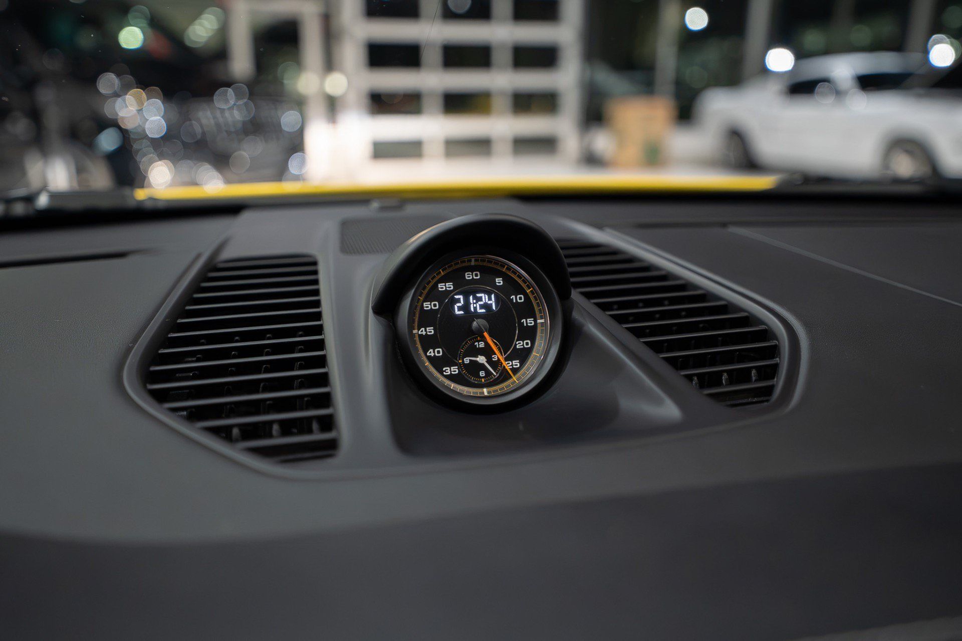 Used 2018 Porsche 911 GT3 RWD image 16