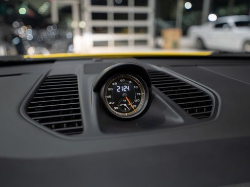 Used 2018 Porsche 911 GT3 RWD image 16