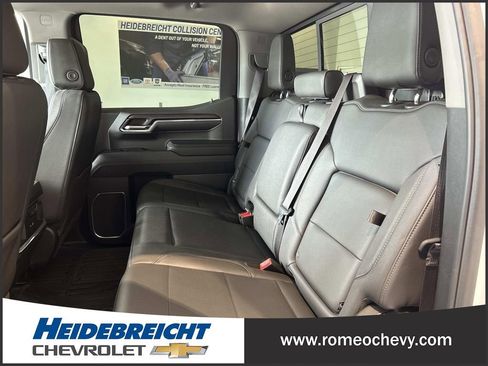 Used 2024 GMC Sierra 1500 SLT w/ SLT Convenience Package AWD/4WD image 12