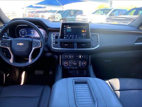 Used 2023 Chevrolet Suburban High Country image 15