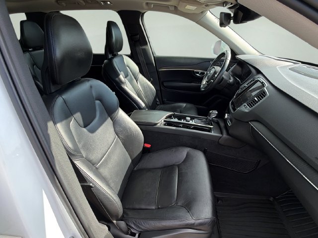 Used 2020 Volvo XC90 T5 Momentum FWD image 13