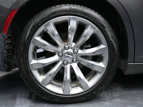 Used 2019 Chrysler 300 Limited image 13