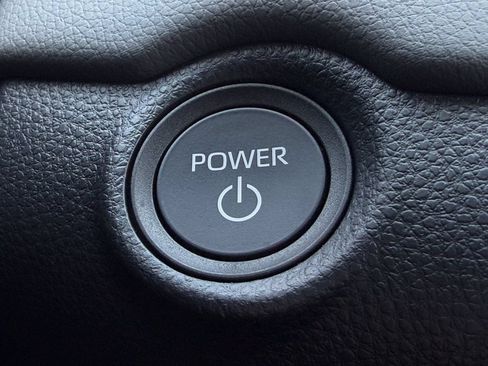 Used 2026 Toyota RAV4 SE FWD image 22