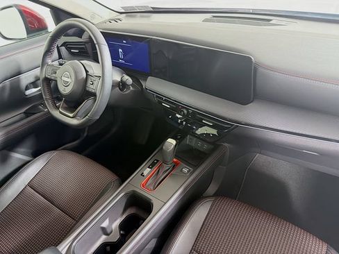 Certified 2025 Nissan Kicks SR w/ SR Premium Package AWD/4WD image 35