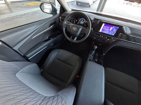 Used 2025 Toyota Camry LE image 33