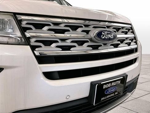 Used 2019 Ford Explorer XLT w/ Equipment Group 202A AWD/4WD image 30