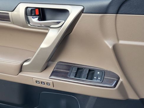 Used 2021 Lexus GX 460 Premium w/ Premium Package image 24