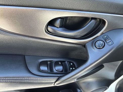 Used 2017 Nissan Rogue Sport S w/ S Appearance Package image 17