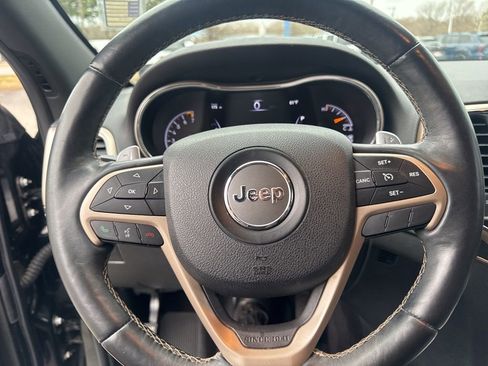 Used 2017 Jeep Grand Cherokee Limited image 20