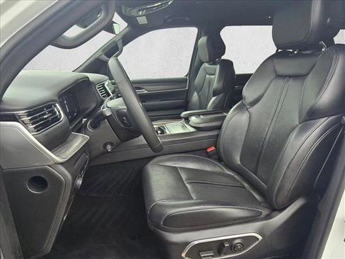 Used 2024 Jeep Wagoneer Series II w/ Flexible Seating Group RWD image 15