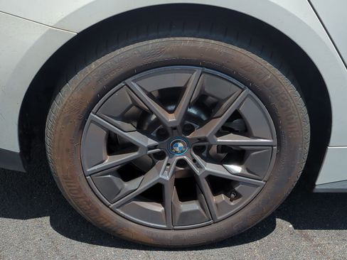 Used 2023 BMW i4 eDrive35 w/ Premium Package RWD image 13