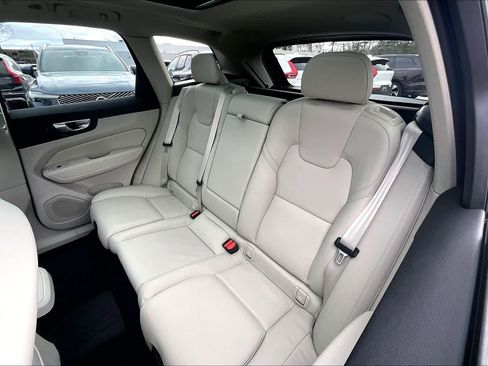 Certified 2023 Volvo XC60 B5 Plus w/ Protection Package Premier image 20