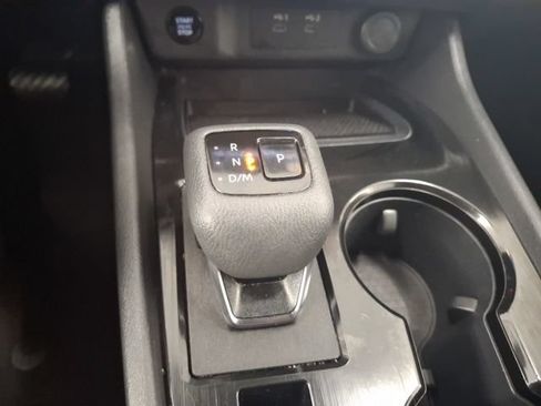 Used 2024 Nissan Rogue SV FWD image 27