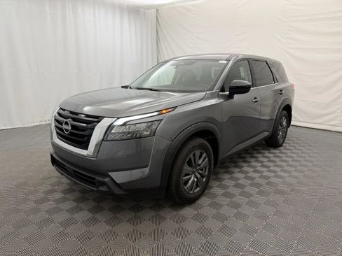 Used 2025 Nissan Pathfinder S AWD/4WD image 2