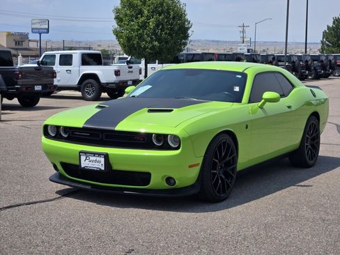 Used 2015 Dodge Challenger R/T Scat Pack w/ Leather Interior Group RWD image 5