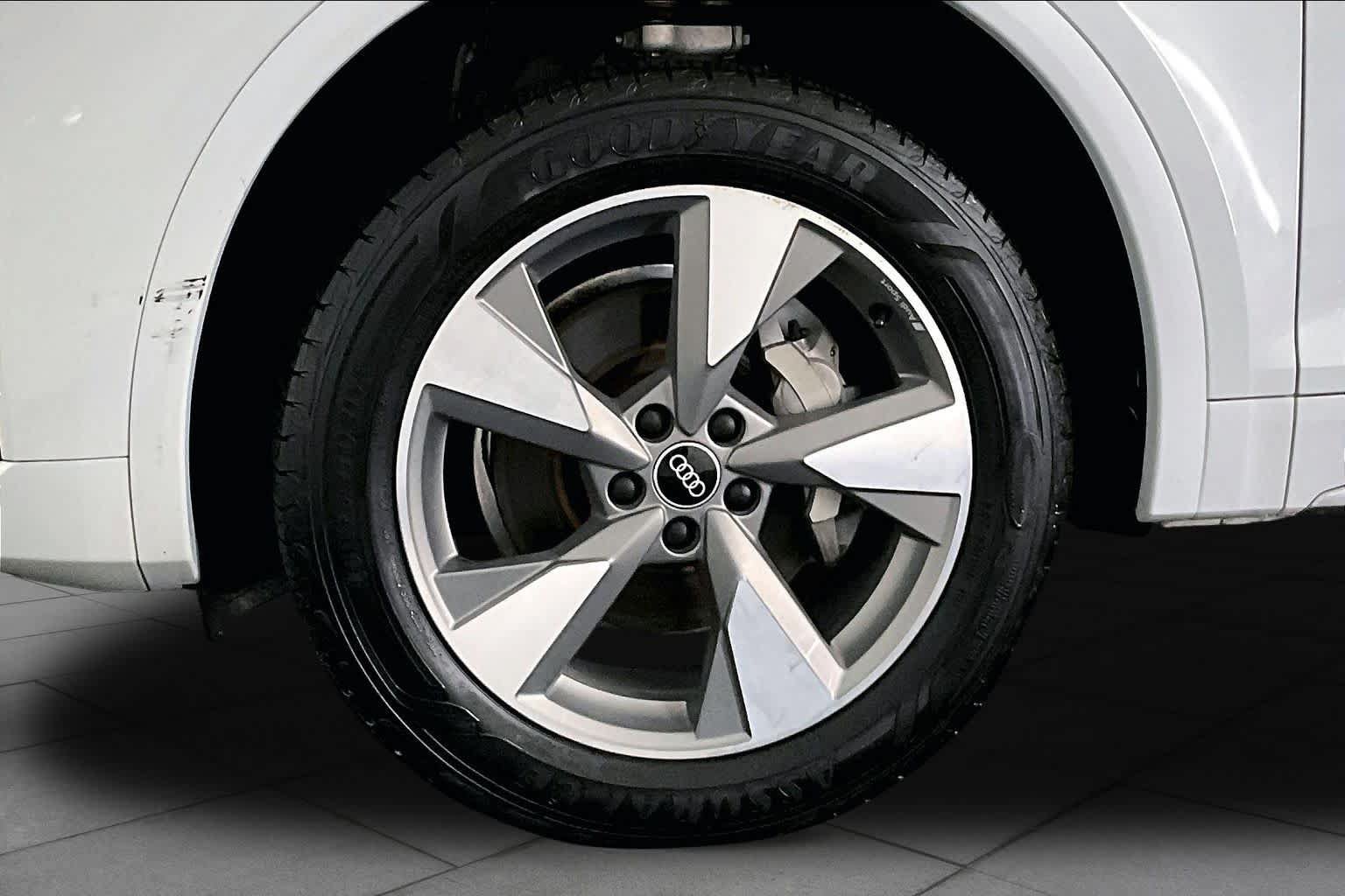 Used 2022 Audi Q5 2.0T Premium Plus AWD/4WD image 11