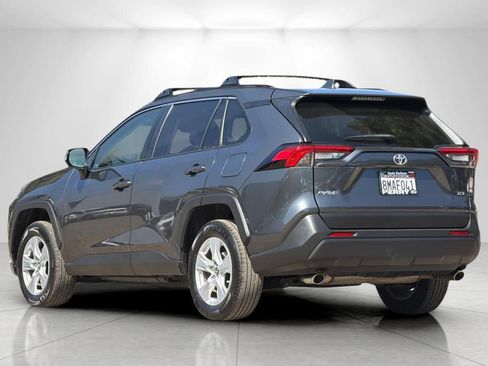 Used 2019 Toyota RAV4 XLE w/ Carpet Mat Package FWD image 5