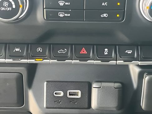 Used 2023 Chevrolet Silverado 1500 Custom RWD image 27