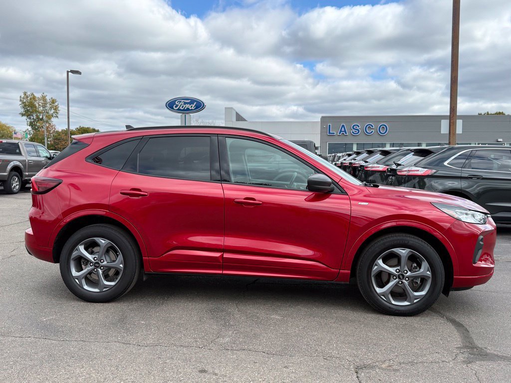 Used 2023 Ford Escape ST-Line w/ Tech Pack #1 AWD/4WD image 39