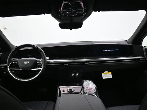 New 2026 Cadillac Escalade IQL Luxury w/ LPO, Floor Liner Package image 9