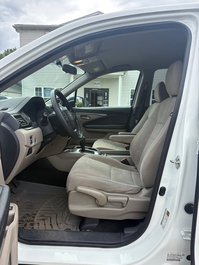 Used 2017 Honda Pilot LX image 9