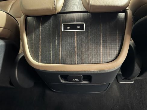 Certified 2025 Lincoln Navigator Black Label AWD/4WD image 16