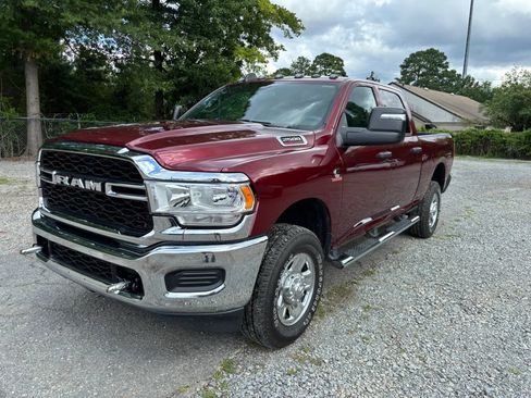Used 2024 RAM 2500 Tradesman w/ Chrome Appearance Group AWD/4WD image 9