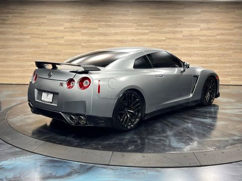 Used 2016 Nissan GT-R Black Edition AWD/4WD image 8