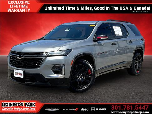 Used 2023 Chevrolet Traverse Premier w/ Redline Edition AWD/4WD image 3