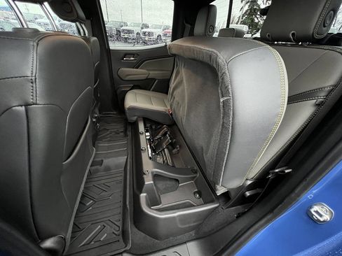 Used 2025 Chevrolet Colorado ZR2 w/ Technology Package image 35