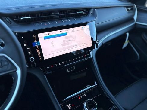 New 2026 Jeep Grand Cherokee L Limited w/ Limited Altitude Package image 36