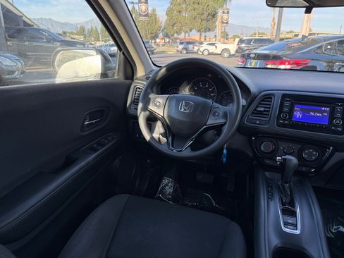 Used 2021 Honda HR-V LX image 22