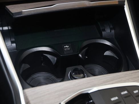 Used 2025 BMW M340i xDrive w/ Premium Package image 32