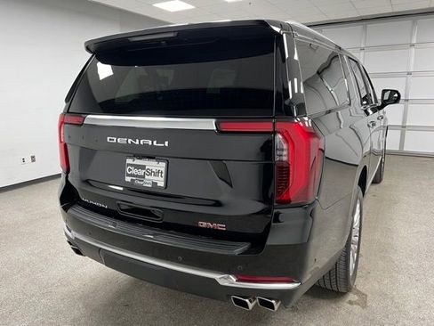 Used 2025 GMC Yukon XL Denali image 10