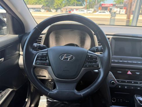 Used 2018 Hyundai Elantra Value Edition FWD image 17