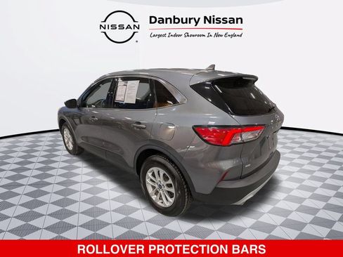 Used 2022 Ford Escape SE w/ Cold Weather Package AWD/4WD image 5