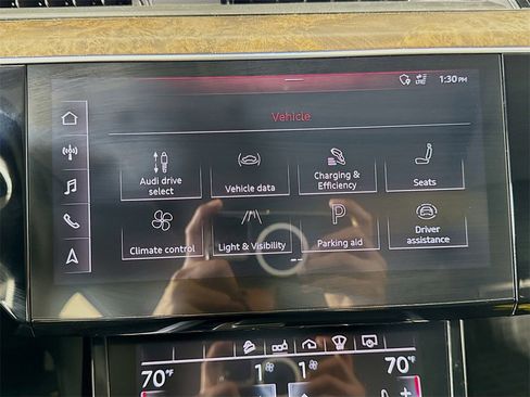 Used 2019 Audi e-tron Prestige w/ Prestige Package image 34