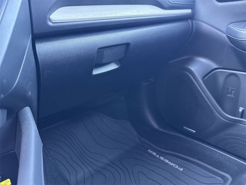 Used 2025 Subaru Forester Limited image 41